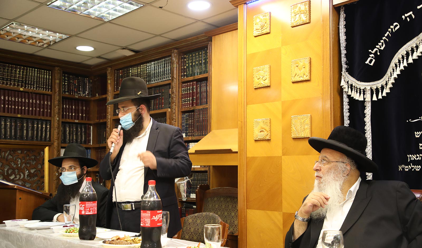 סיום מפואר וחגיגי של ספר "אוצרות חיים" בישיבת המייש"ר.